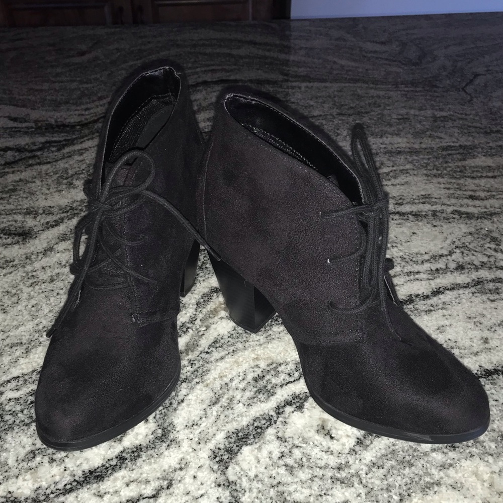 Y not Black Heeled Ankle Boots - Picture 2 of 9